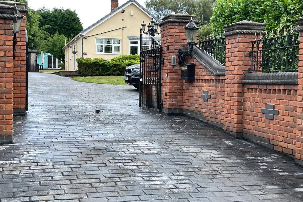Detached Bungalow II Big Garden II Pet Friendly Villa Hednesford Eksteriør billede