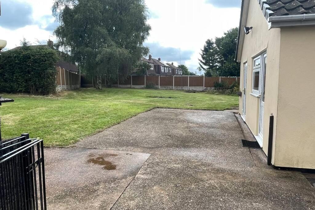 Detached Bungalow II Big Garden II Pet Friendly Villa Hednesford Eksteriør billede